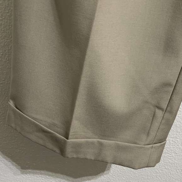 PreLoved, RBM Platinum 42x30 “Tan” Men's Pleated w/Cuffed Leg Dress Pant (T42) - Picture 8 of 9